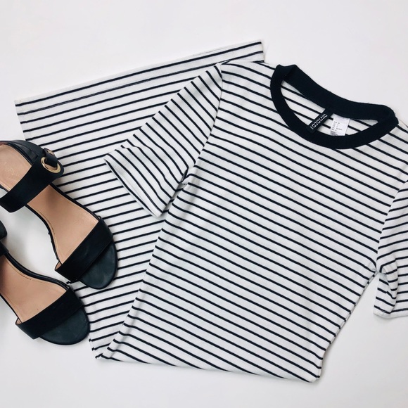 H&M Dresses & Skirts - H&M Short Sleeve Striped Fitted Knit Dress